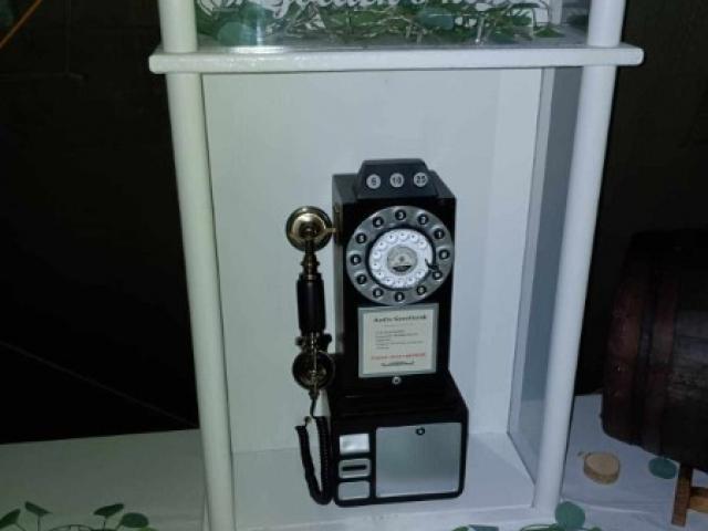  téléphone audio  pour permettre à vos invités de vous laisser un message.